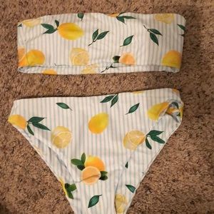Lemon bikini